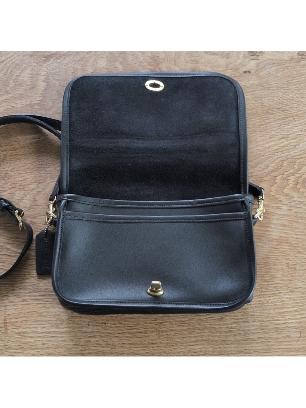 Vintage Coach Penny Pocket Crossbody Purse with Gold Turnlock - Picture 5 of 14